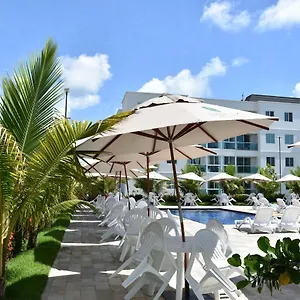https://deluxe-palm-aqua.portodegalinhashotels.com